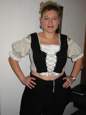 102 Verena im Dirndl